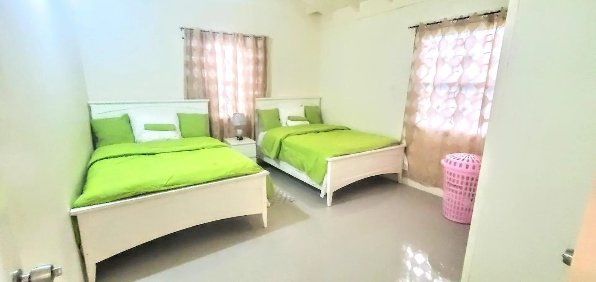 The Manor Apartment Steer Town 0*,  Jamaica
